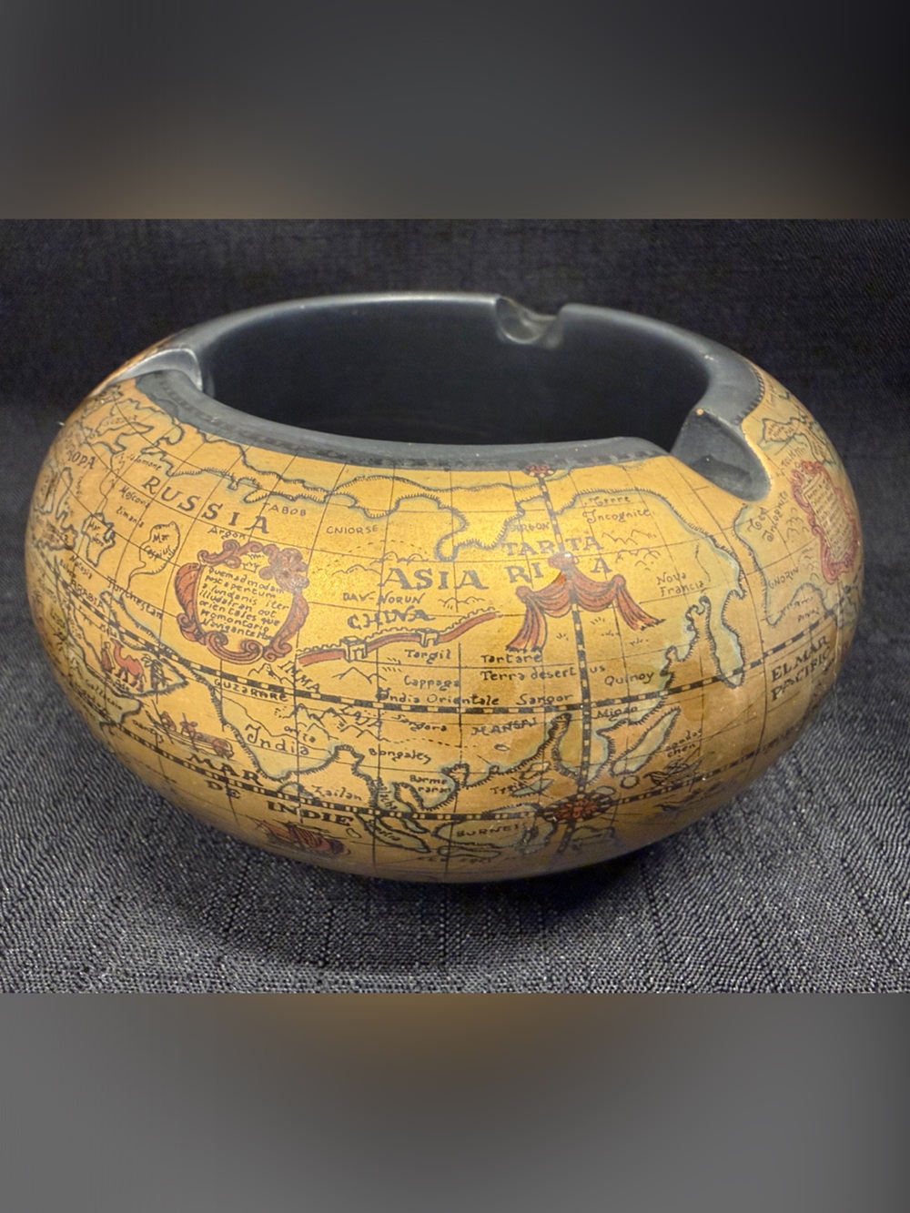 Ashtray-Old World Themed-Ceramic